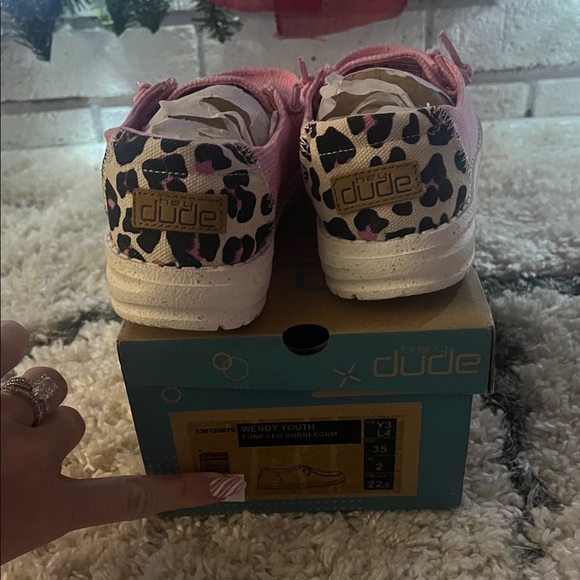 Hey Dude Kids Pink Moccasins with Leopard Print - Picture 4 of 7